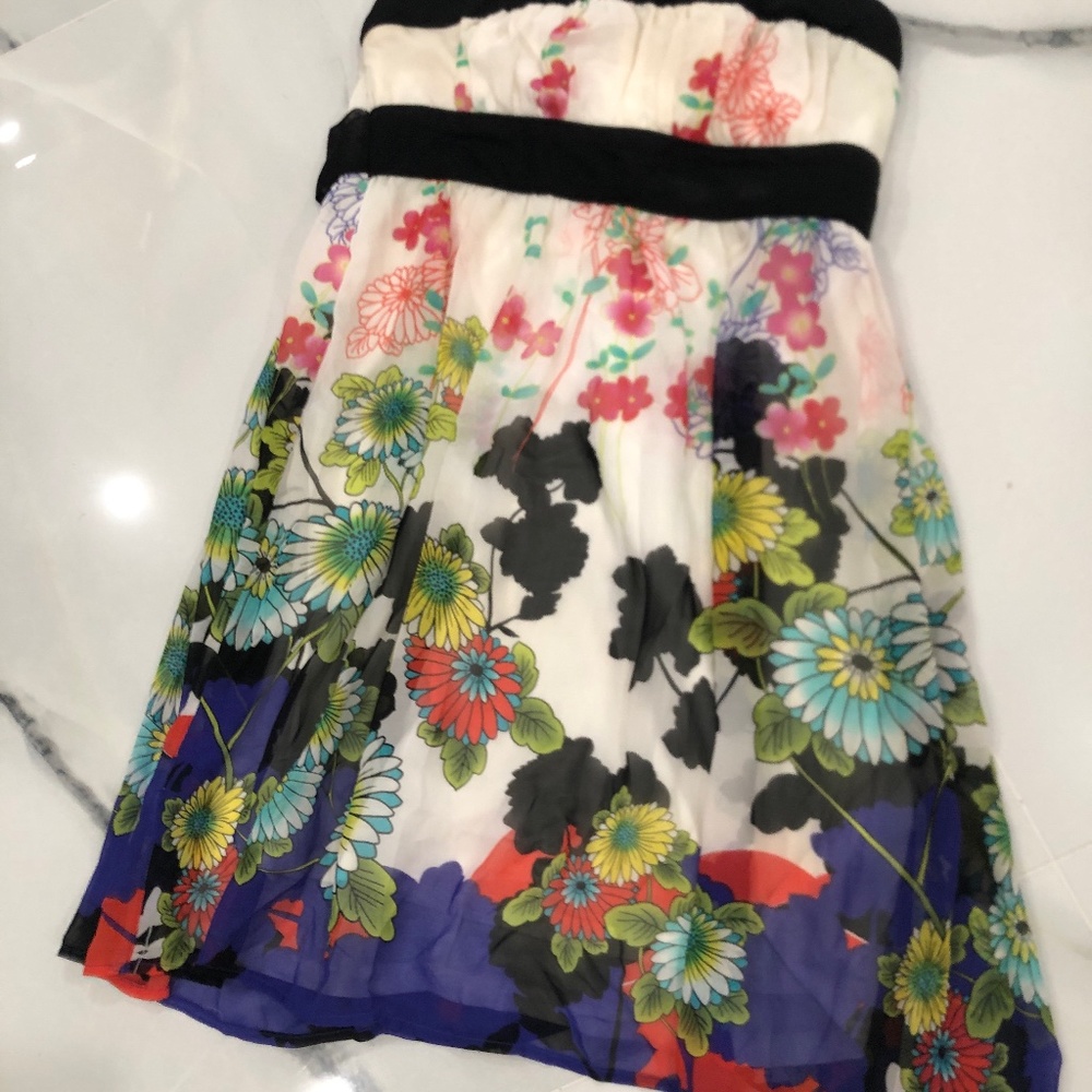Strapless flower 🌸forever 21 dress